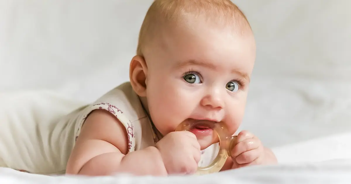 دندان گیر سیلکونی برای نوزادان با طراحی نرم و ایمن