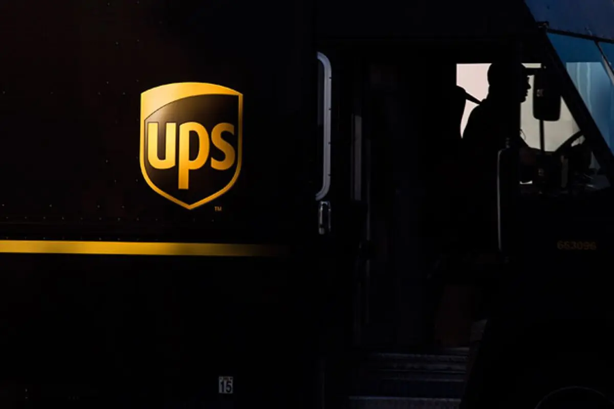 کدام UPS برای مودم انتخاب بهتری است؟ بررسی کامل و ساده