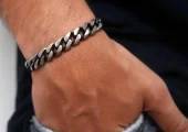 کدام دستبند مردانه انتخاب بهتری است؟ بررسی کامل و ساده