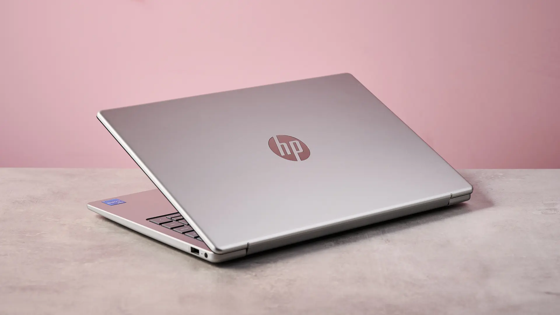 نمایشگر لپ‌تاپ HP Pavilion با کیفیت Full HD