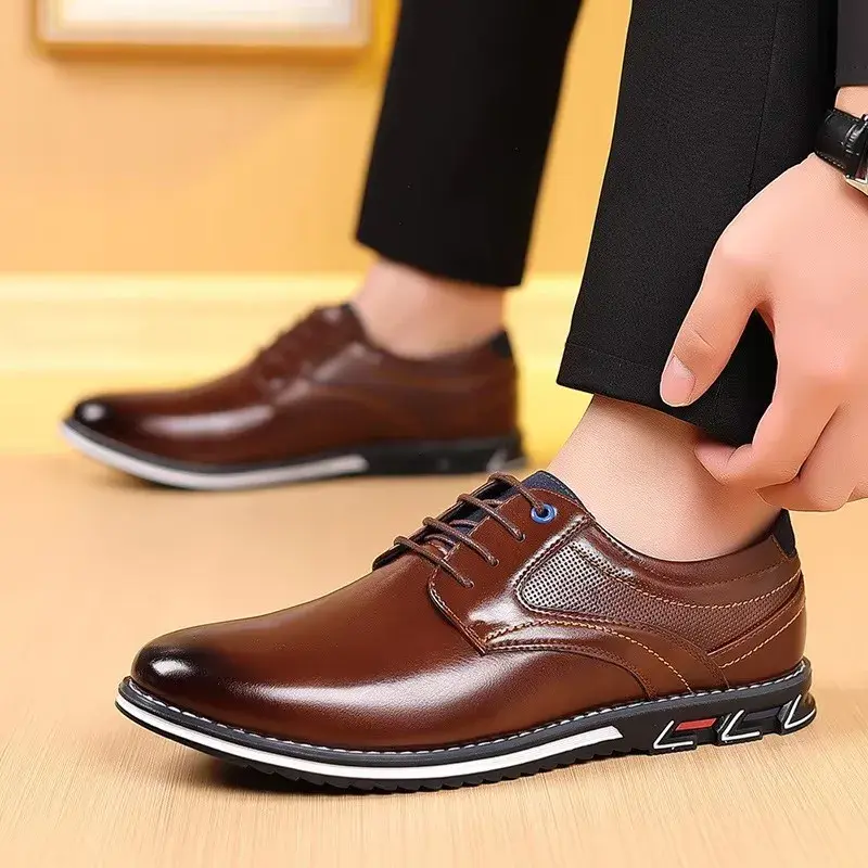 نمونه کفش مردانه ورزشی با طراحی مدرن و کف حمایتی