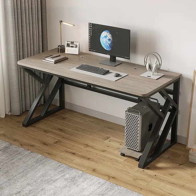 میز کامپیوتر با کابلکش و فضای ذخیرهسازی برای ابزارهای کار