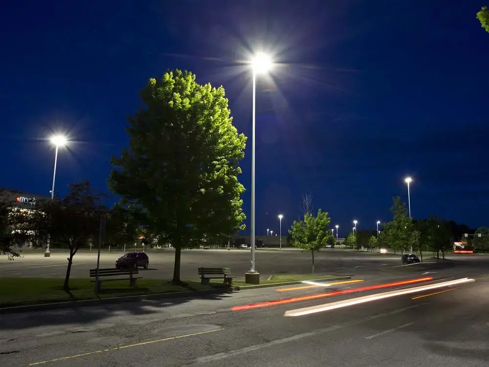 چراغ LED پارکینگ با روشنایی یکنواخت و مصرف انرژی پایین